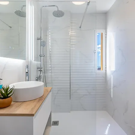 797 Rentals- Renovado Piso Con Hermosas Vistas En Iris