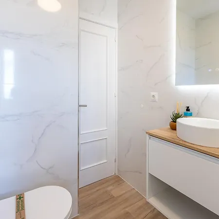 Appartement 797 Rentals- Renovado Piso Con Hermosas Vistas En Iris